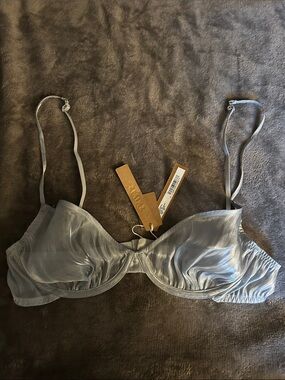 SKIMS-Organza Scoop Bra Size 36B